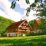 Weingut Und Josef Huber דירה אוברקירש